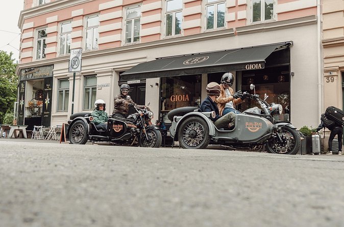 2hr Retro Motorcycle Sidecar Oslo Highlights Tour - The Royal Palace and central Oslo