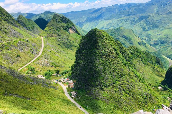 3-day Motorbikes Adventure Tour via Ha Giang Loop - What the guides add to the experience