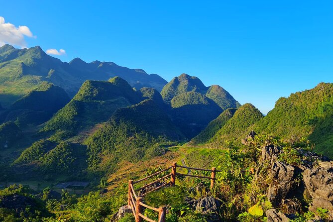3-day Motorbikes Adventure Tour via Ha Giang Loop - Day 2: Dong Van, market timing, and the road toward Nho Que