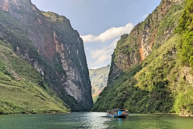3 Days and 2 Nights in Ha Giang by Motorcycle - Day 1: From Ha Giang City to Dong Van