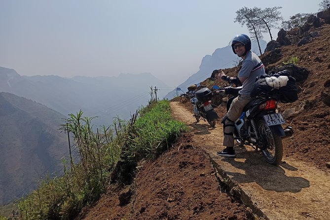3D2N TOUR WITH EASYRIDERS 150cc (group 4-10Pax + private rooms) - The scenery is the main event