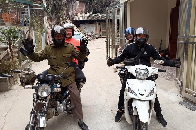 3D2N TOUR WITH EASYRIDERS 150cc (group 4-10Pax + private rooms) - Food, rooms, and the evening atmosphere