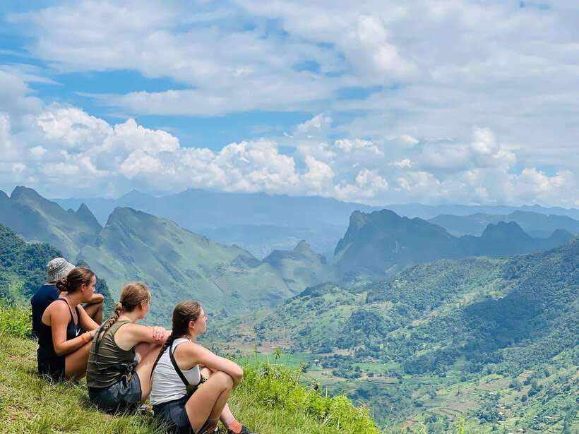 4-day Motorbike Ha Giang Loop Luxury Tour With Easy Rider - Day 1: Bac Sum Pass to Dong Van