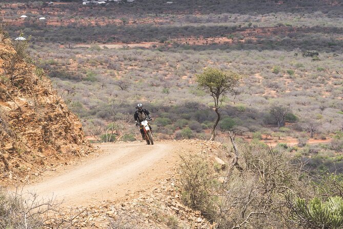 7-Day Tanzania Private Guide Motorcycle Safari Tour - Day 6: The Rift Valley, Lake Eyasi, and the Hadza