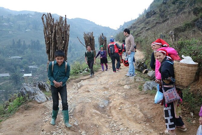 A Glimpse Of Sapa Motorbike Tour Off the Beaten Path 4,5 Hours - O Quy Ho views and the first mountain stops