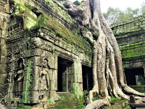 Angkor Wat Bakeng Sunset by Motorcycle Private Tour - Angkor Thom and the many faces of Bayon