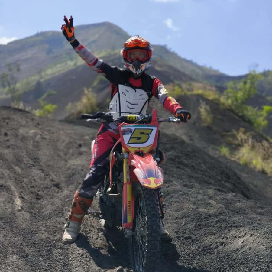 Bali: Extreme Dirt Bike Experience in Nature - From hotel pickup to the Bali basecamp