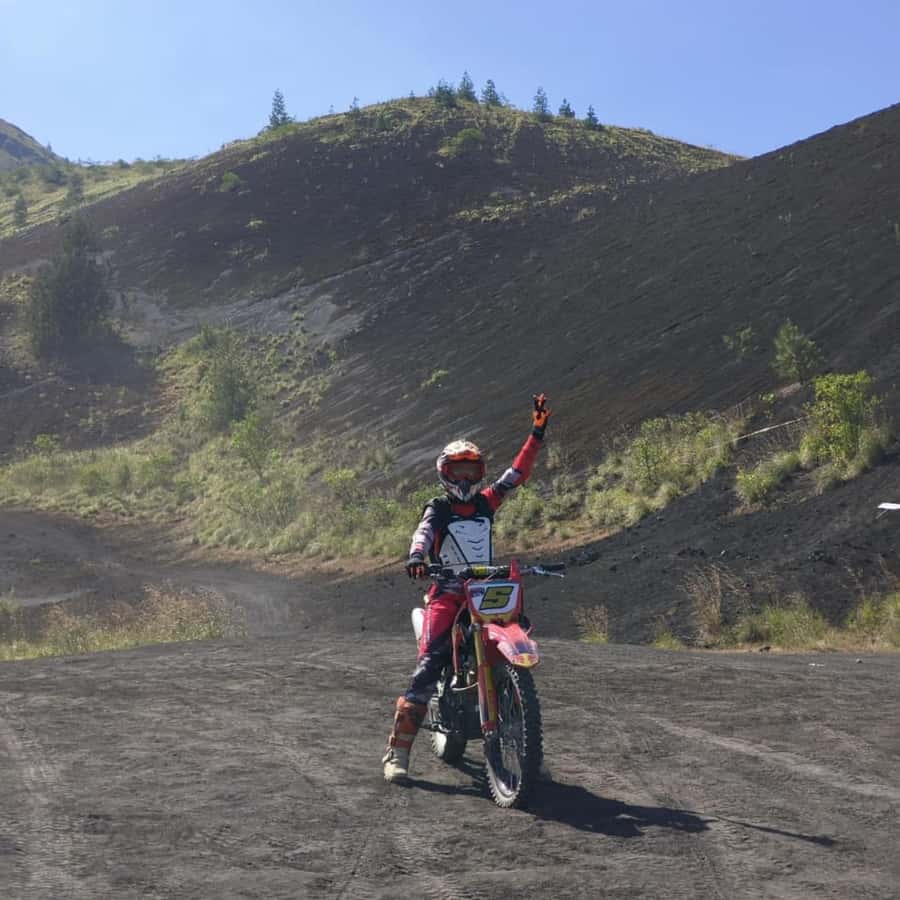 Bali: Extreme Dirt Bike Experience in Nature - Volcanic tracks and the first real test