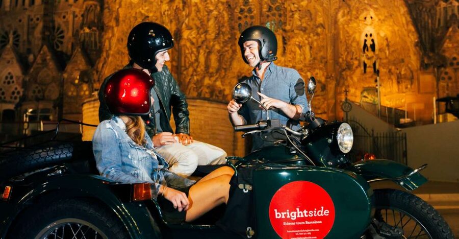 Barcelona: Night Tour on Sidecar Motorcycle - Barcelona after dark from a classic sidecar
