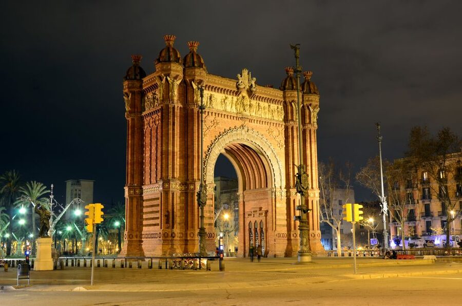 Barcelona: Night Tour on Sidecar Motorcycle - Why the private sidecar format matters