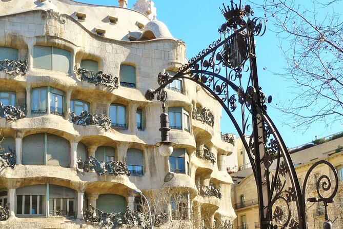 Barcelona Private Tour by Sidecar Motorcycle - A final walk through medieval El Born