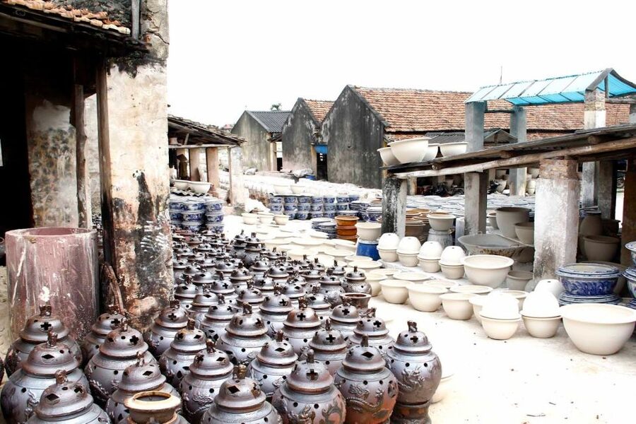 Bat Trang Pottery ancient village by Motorbike - Walking through old Bat Trang