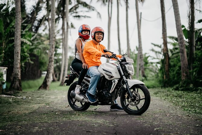 Canggu Motorbike Lessons - Theory first, then the controls