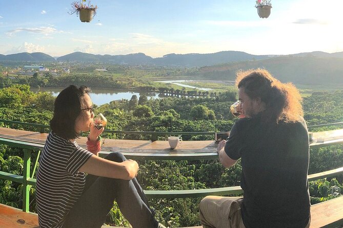 Da Lat Easy Rider Group Waterfall Motorcycle Adventure - Tuyen Lam Lake starts the day with coffee and banh mi