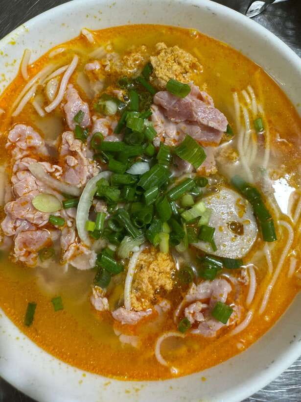 Da Nang City Adventures by Motorbike - Local food without a separate restaurant bill