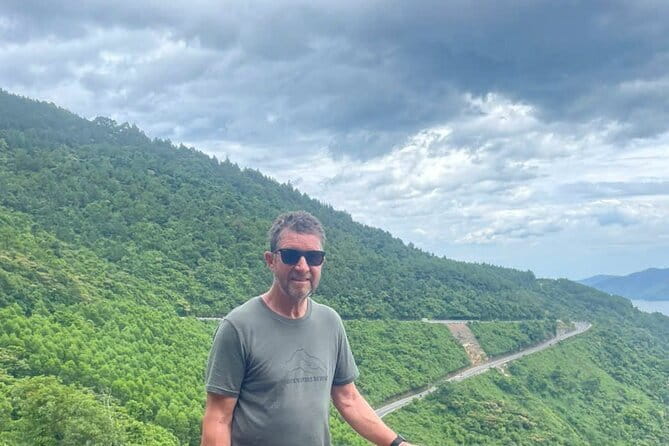 Day Trip Motorbike Tour in Hai Van Pass Round Trip - Linh Ung Pagoda and the Da Nang coast