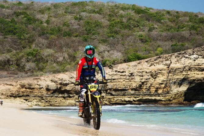 Dirt Bike Adventure at Kuta Lombok - Lunch after a morning on the bike