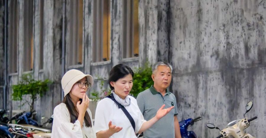 Discover Hanoi Train Street and Treasure on a Motorbike Tour - Hoa Lo Prison and a darker chapter