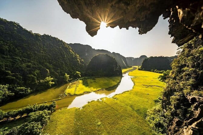 Discover Ninh Binh’s Highlights Hidden Gems 1 Day Motorbike Tour - Lunch with a working farm experience