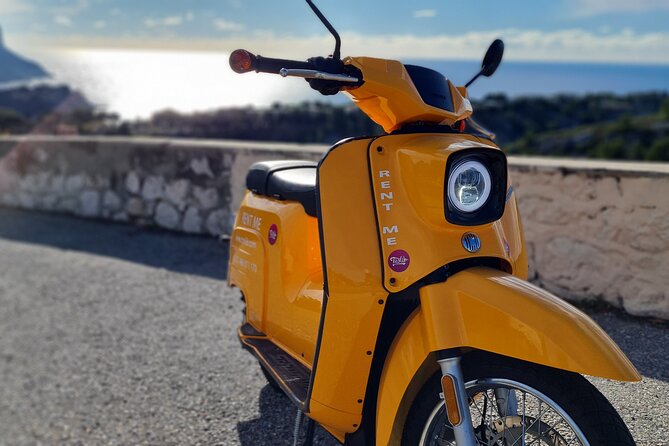 E-motorbike virtual guided tour in Marseille - Notre Dame de la Garde and the city views