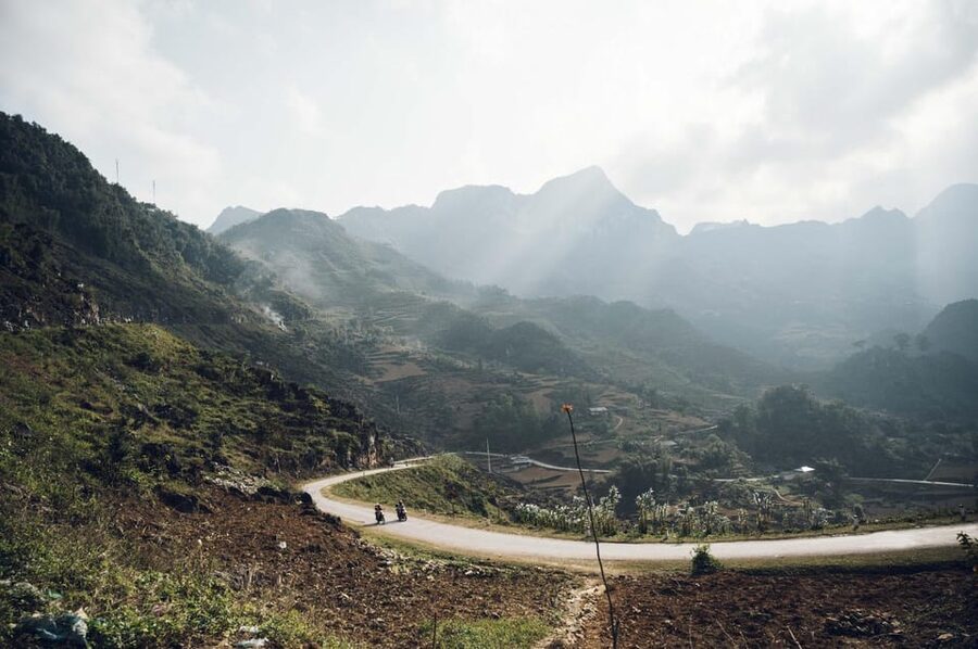 Easy Rider 3 Day Motorcycle Tour of Ha Giang Loop - Guides, safety, and the riding experience