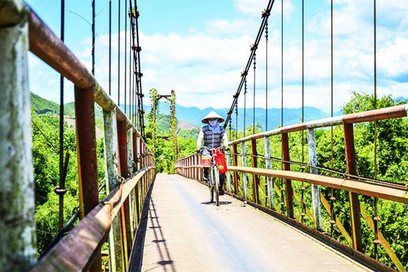 Easy Rider Nha Trang Motorbike To Da Lat 1 Day - Leaving Nha Trang through rice country