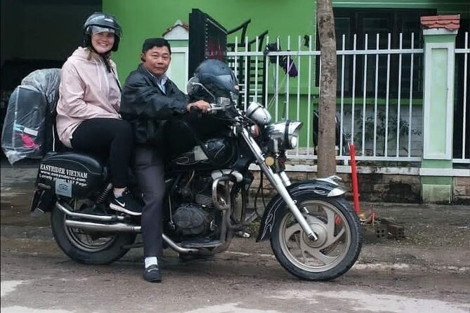 Easyrider motorbike tour - Crossing Hai Van Pass toward Lang Co
