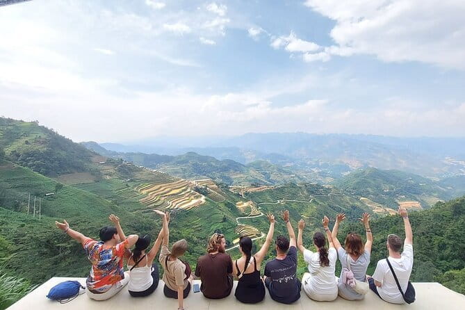 From Hanoi: 3-Day Motorbike Ha Giang Loop with Easy Rider - Food, rooms, and the social side of the trip