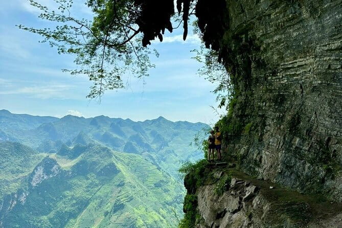 From Hanoi, Sapa: Premium Tour-3D2N Ha Giang Loop with Easy Rider - Day three: Lung Tam weaving and Nam Dam