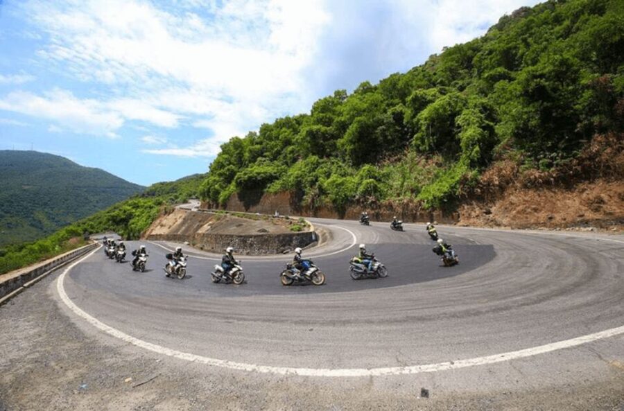 From Hoi An: Explore Hai Van Pass with Motorbike Rider Tour - Down to Lang Co for seafood lunch