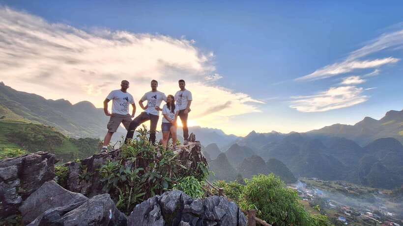 From Sapa: 3 Day Ha Giang Loop Motorbike Tour With Rider - Ma Pi Leng Pass and Tu San Canyon on day two