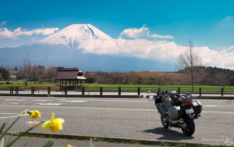 From Tokyo: Private Motorcycle Tour - Fuji, Hakone, Onsen - Leaving Tokyo, then finding the good roads