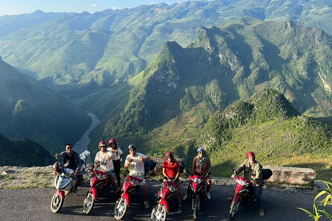 Guided Multi-2D/ 3D/ 4D Motorbike with JASMINE Tour in Ha Giang - Dong Van market and the old town
