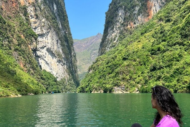 Guided Multi-2D/ 3D/ 4D Motorbike with JASMINE Tour in Ha Giang - Quan Ba Heaven Gate and the first high pass