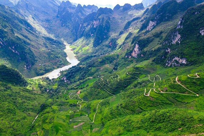 Ha Giang DIVINITY HORIZON TOUR with local easy rider 4 DAYS - Is $250 a fair price?