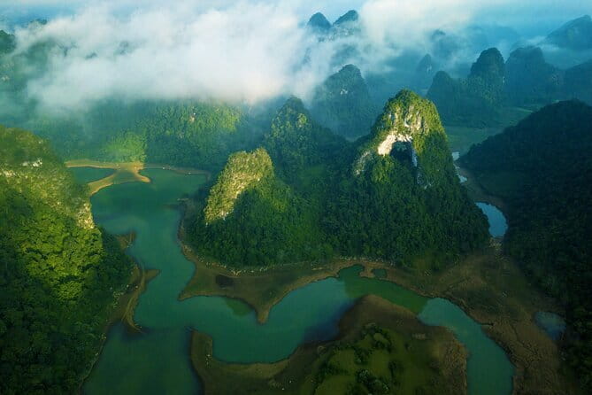 Ha Giang Easy Riders2 Day Small Group Tour Max 6 - 8 Pax /Group - Tham Ma Slope and the Vuong family residence