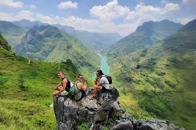 Ha Giang Loop Motorbike Tour 3 Days from Hanoi Private Room - From Hanoi to Ha Giang by sleeper bus