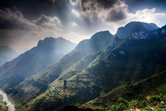 Ha Giang Motorbike Tour 4 days 3 nights - Day 3: Dong Van market and Ma Pi Leng Pass