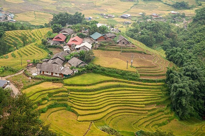 Ha Giang Motorbike Tour 4 days 3 nights - Day 2: Vuong Palace, Lung Cu, and Dong Van