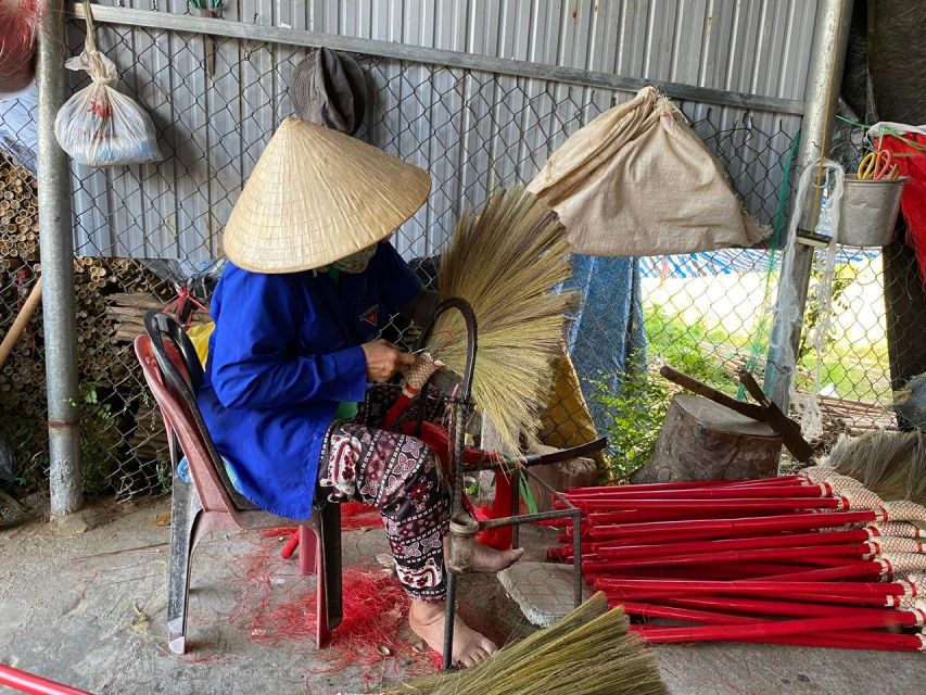 Half day Countryside Tour from Da Nang - Hoi An by motorbike - Rice paper and sleeping-mat weaving