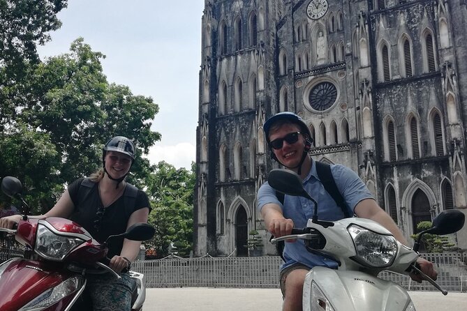 Half-Day Guided Hanoi Motorcycle Tour with Hotel Pickup - West Lake and Tran Quoc Pagoda