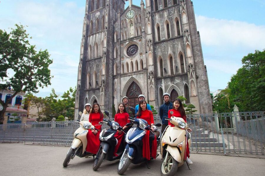 Hanoi: City Sightseeing Motorbike Tour - Ho Chi Minh Mausoleum and One Pillar Pagoda