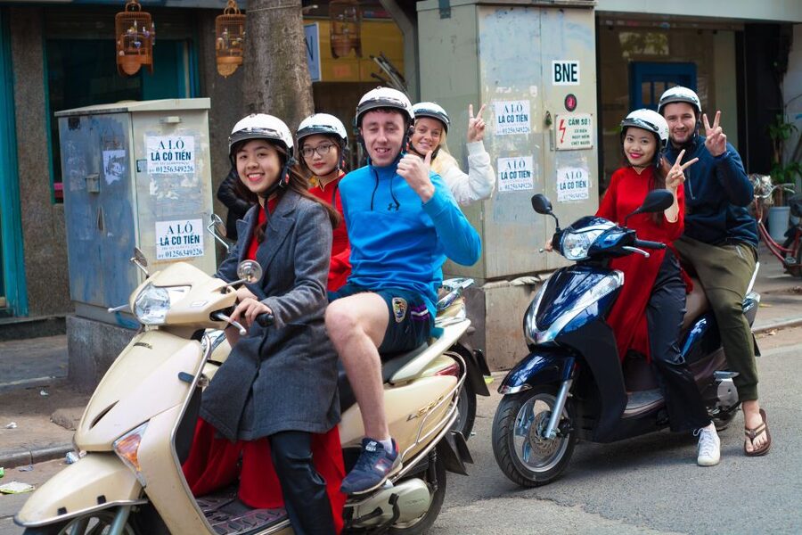 Hanoi: City Sightseeing Motorbike Tour - Egg coffee, pho, and the included meal