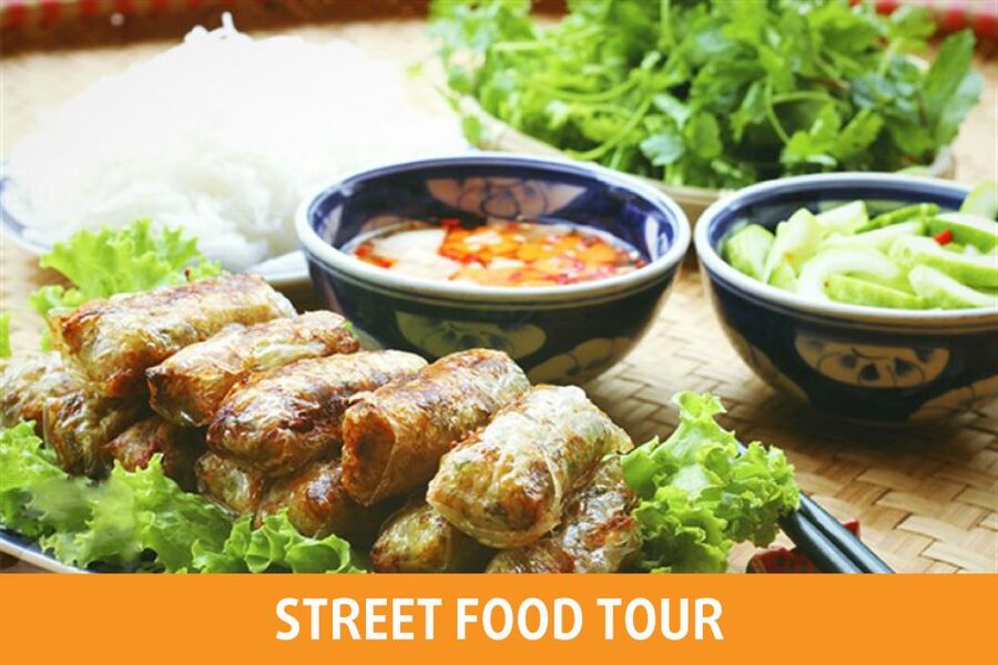 Hanoi: Food and Sightseeing Motorbike Tour with 7 Tastings - Train Street Cafe is the memorable finale