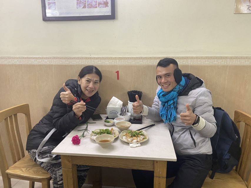 Hanoi: Food and Sightseeing Motorbike Tour with 7 Tastings - The guides and drivers shape the whole experience