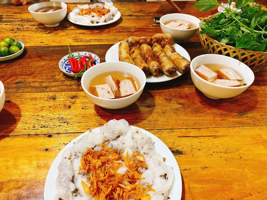 Hanoi: Food and Sightseeing Motorbike Tour with 7 Tastings - Who should book this Hanoi food ride?