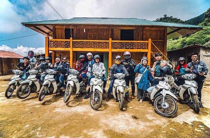 Hanoi Motorbike Tour with Hidden Gems and Train Street - What the guides add to the ride