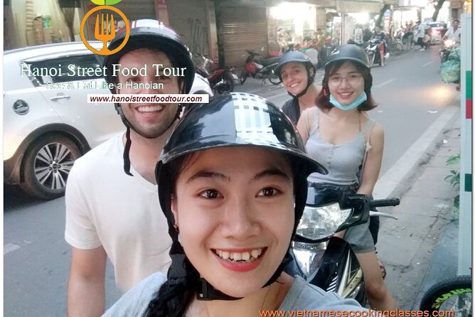 Hanoi old quarter sightseeing & street food eating by Motorcycle - How the food instruction adds value