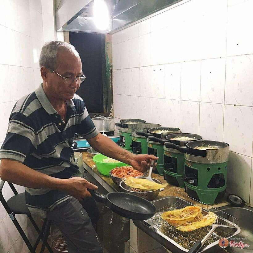 Hanoi: Private Motorbike Tour with Highlight Local Food - Why a motorbike makes sense in Hanoi