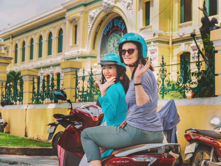 HCMC: Female Rider: Saigon Motorbike Adventures - The largest flower market